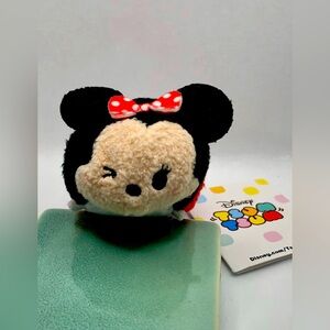 Minnie Mouse Mini Expressions TsumTsum Japan Disney Store winking